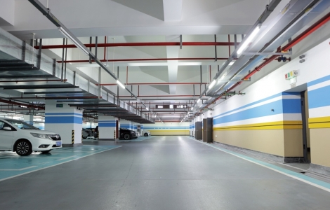 地下車庫燈具安裝